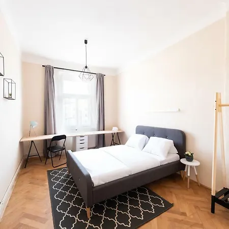 Boris' Jiriho Z Podebrad Apartamento Praga